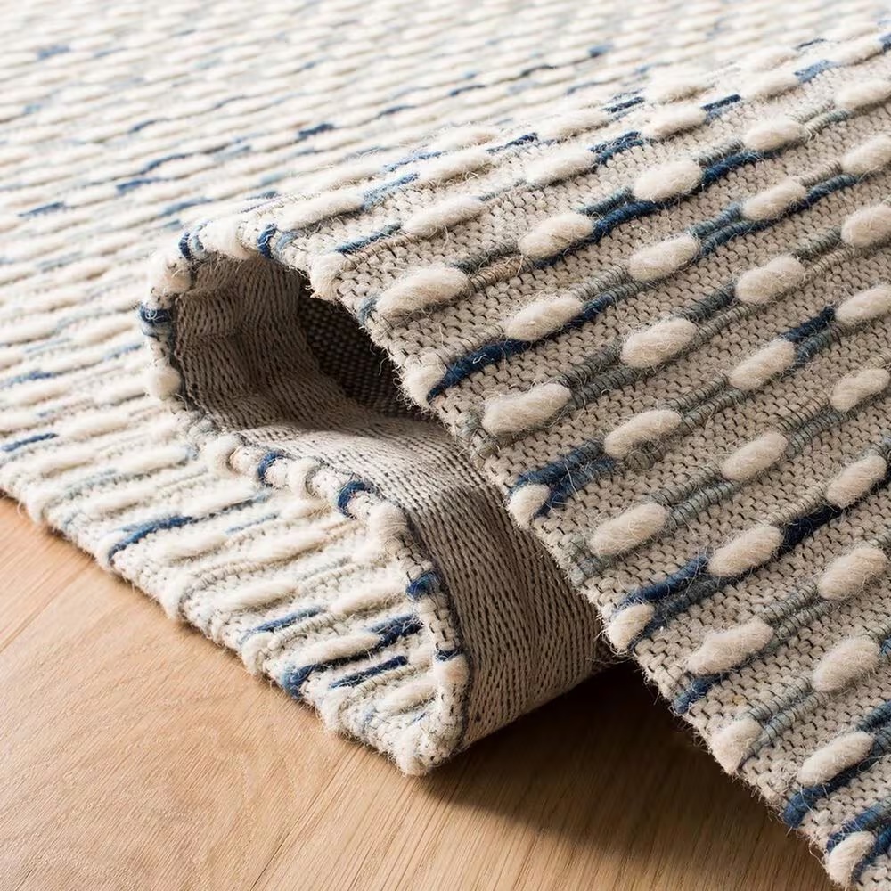 112367-safavieh-marbella-5-x-8-white-and-navy-area-rug-1.jpg