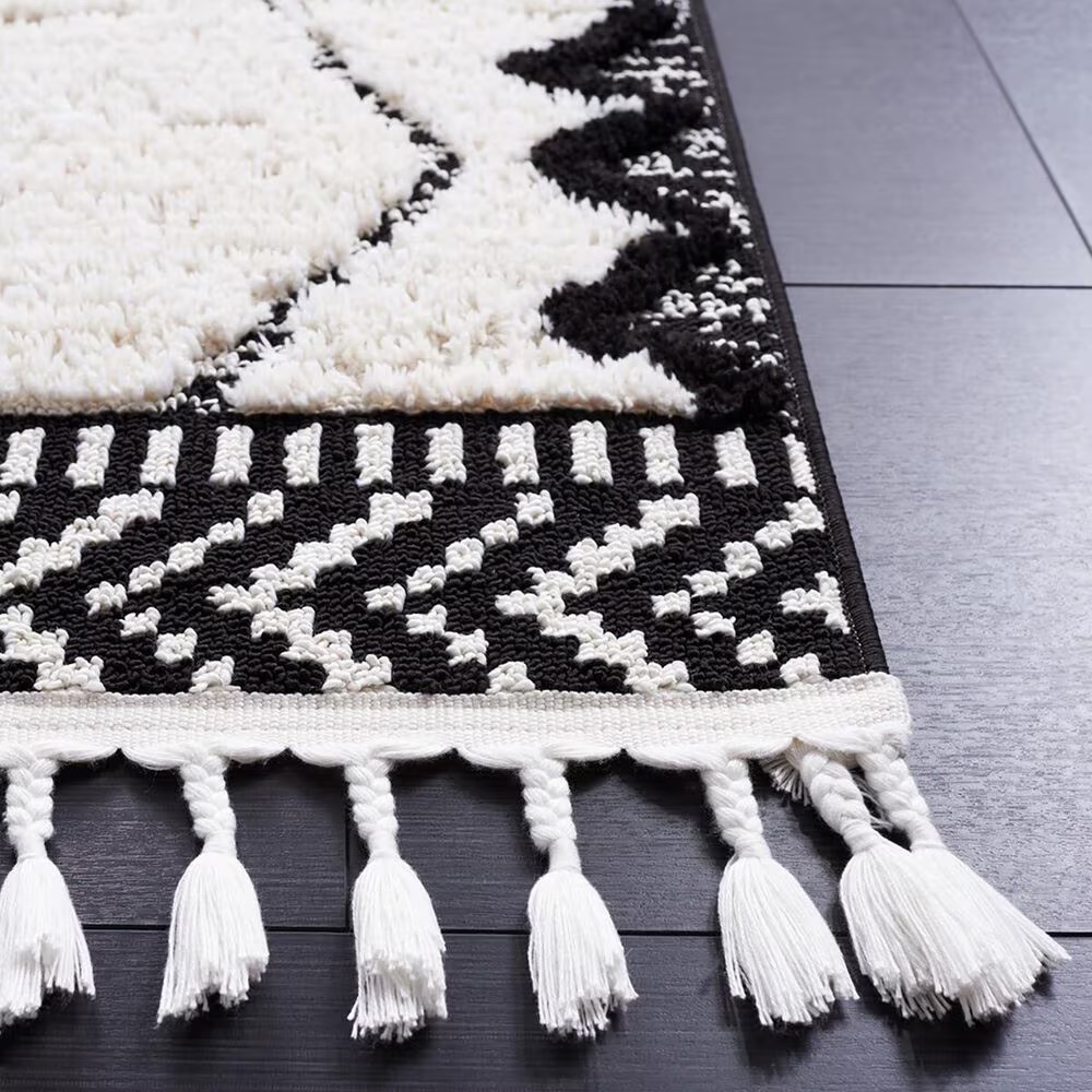 114038-safavieh-marrakesh-mrk536a-4-x-6-ivory-and-anthracite-area-rug-1.jpg