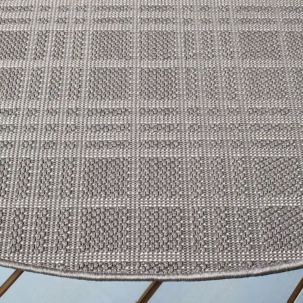 116176-safavieh-bermuda-5-round-grey-indoor-outdoor-area-performance-rug-1.jpg
