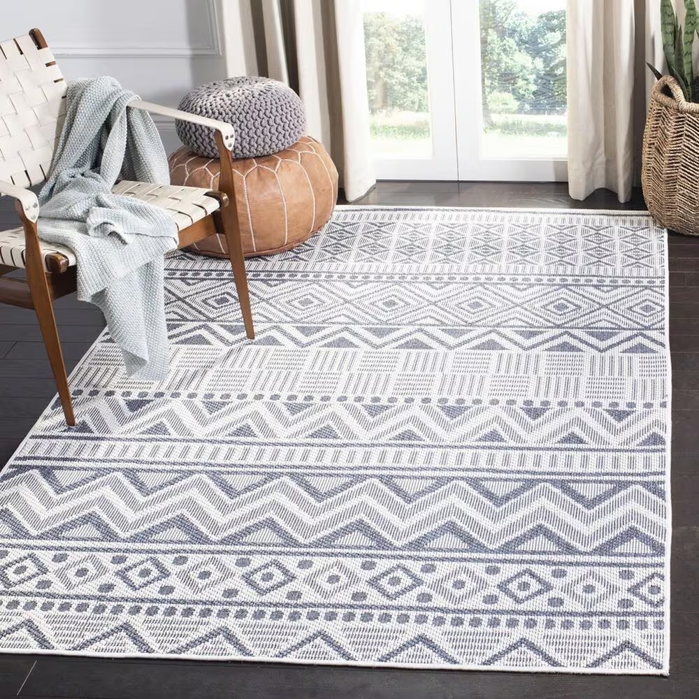 118203-safavieh-bermuda-3-x-5-cream-and-navy-indoor-outdoor-area-performance-rug-1.jpg