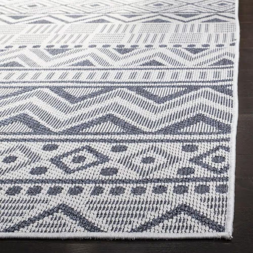 118203-safavieh-bermuda-3-x-5-cream-and-navy-indoor-outdoor-area-performance-rug-1.jpg
