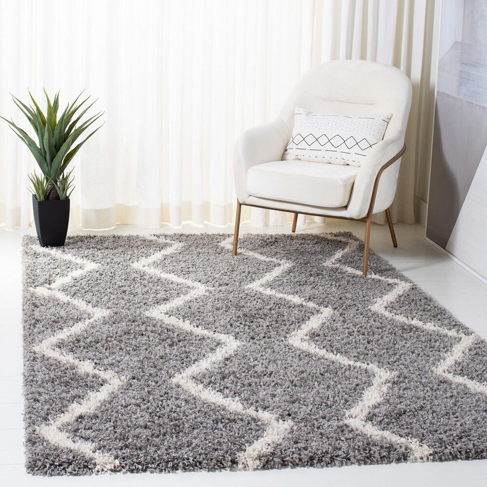 148919-safavieh-venus-shag-chevron-4-x-6-grey-and-ivory-area-rug-1.jpg