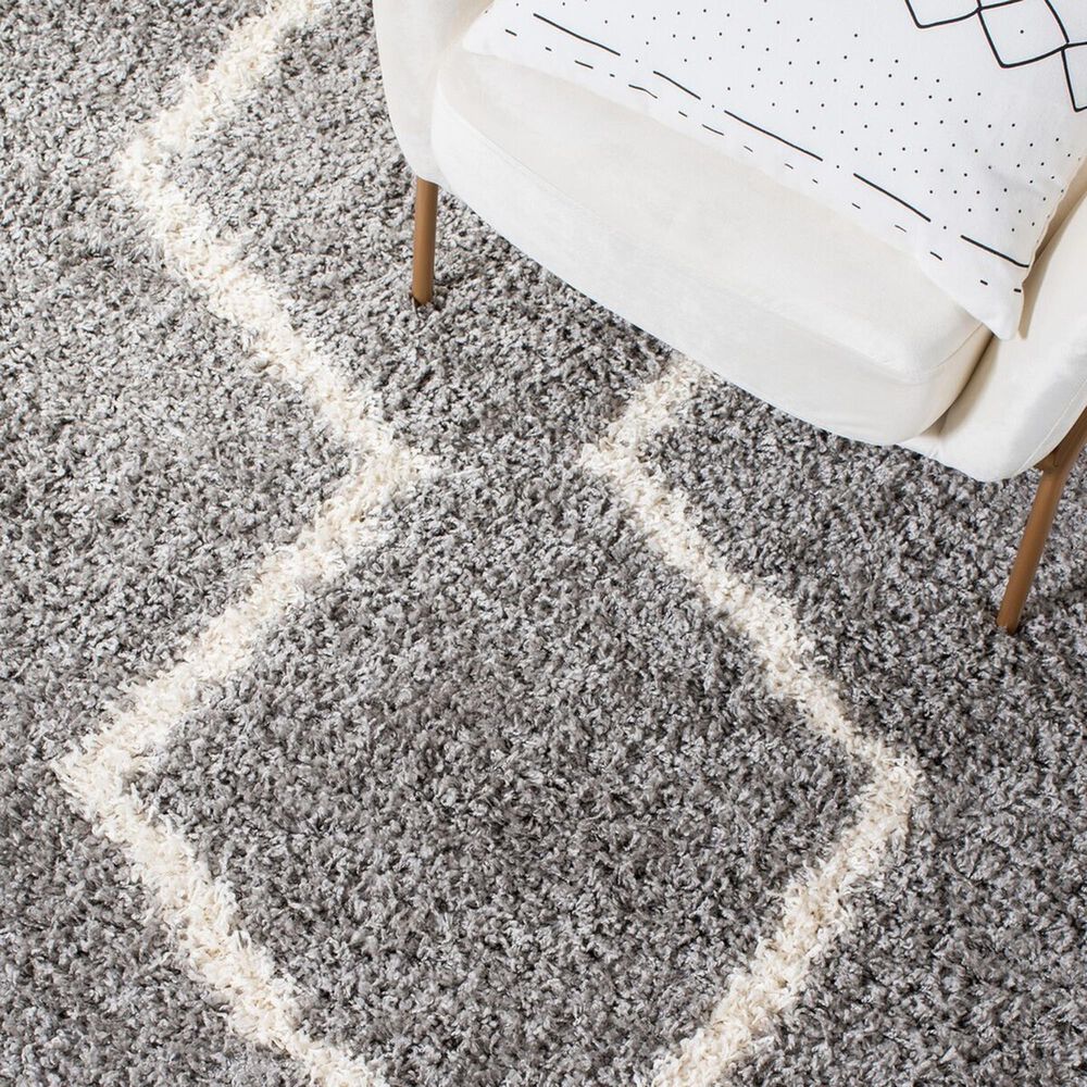 148919-safavieh-venus-shag-chevron-4-x-6-grey-and-ivory-area-rug-1.jpg
