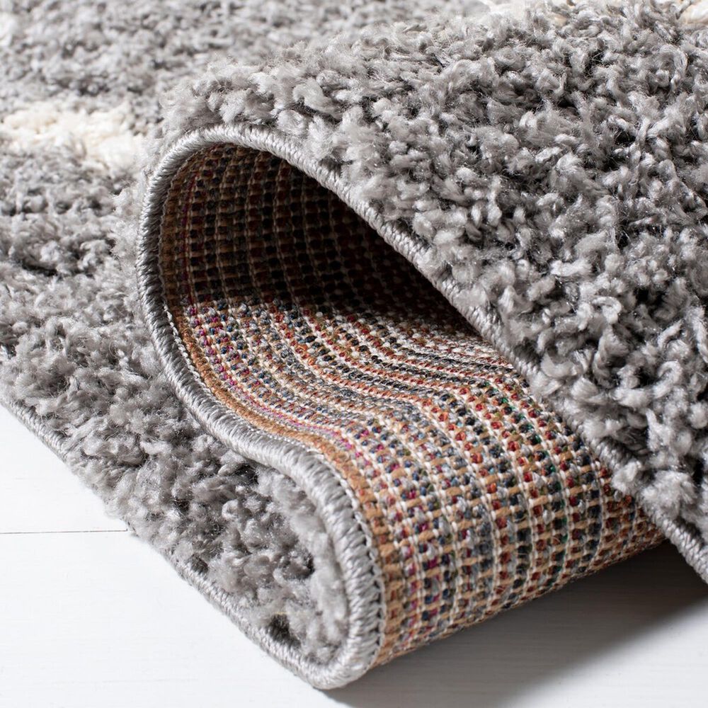 148919-safavieh-venus-shag-chevron-4-x-6-grey-and-ivory-area-rug-1.jpg