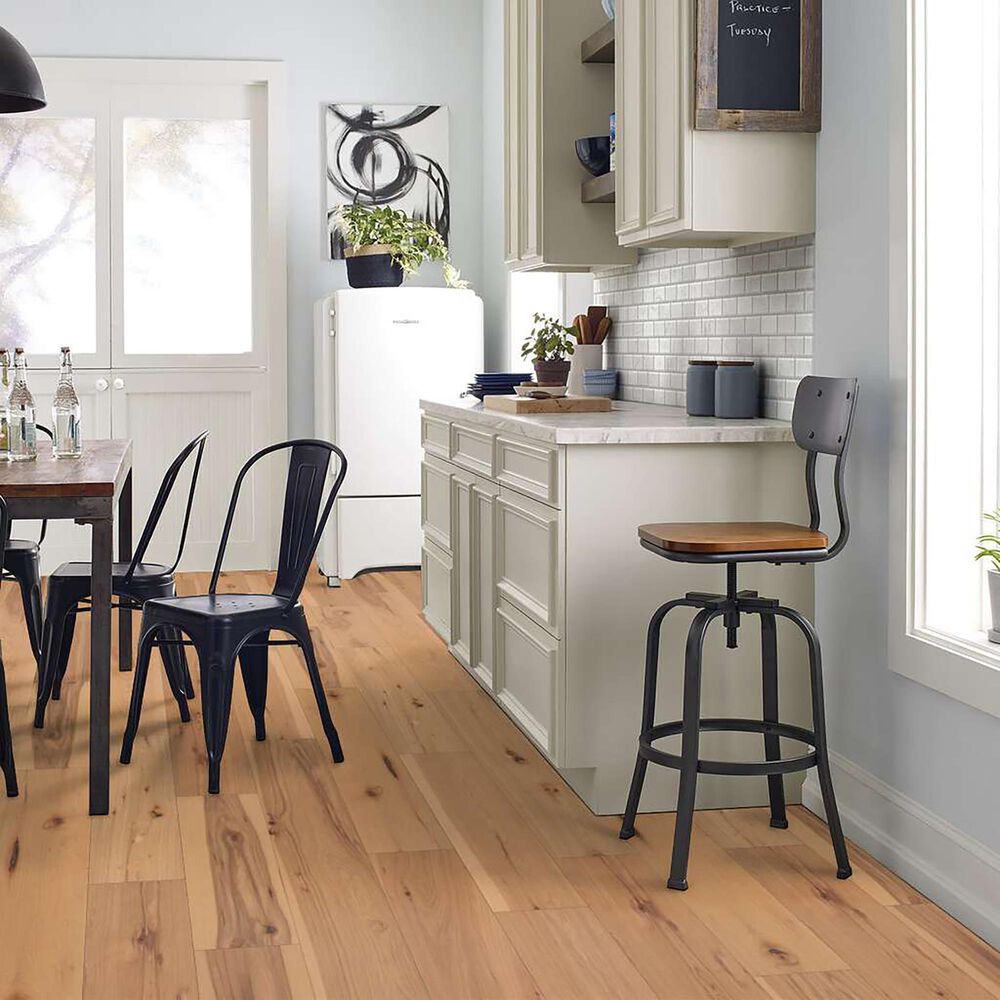 149755-shaw-landmark-sliced-hickory-acadia-hardwood-1.jpg