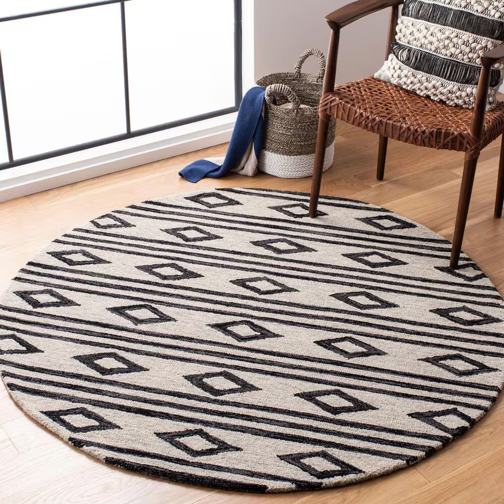 150068-safavieh-micro-loop-5-round-ivory-and-charcoal-area-rug-1.jpg