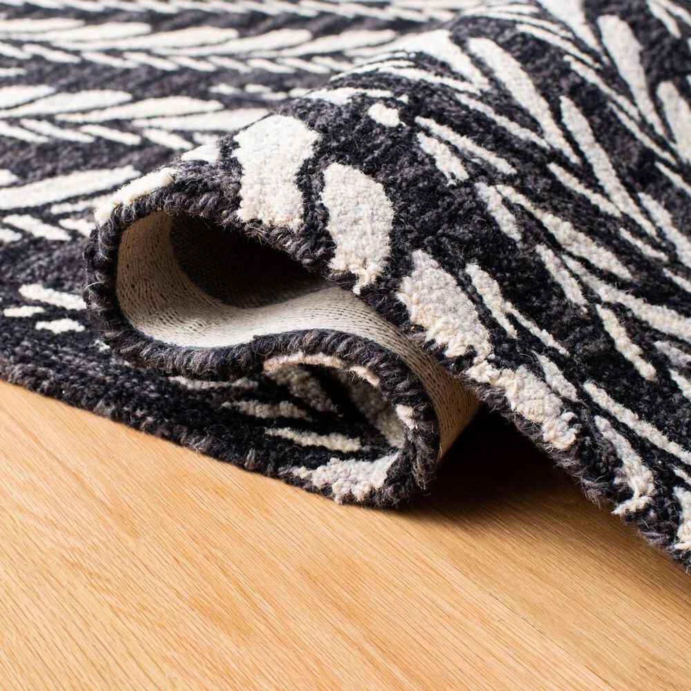 150273-safavieh-micro-loop-mlp170h-5-x-8-charcoal-and-ivory-area-rug-1.jpg