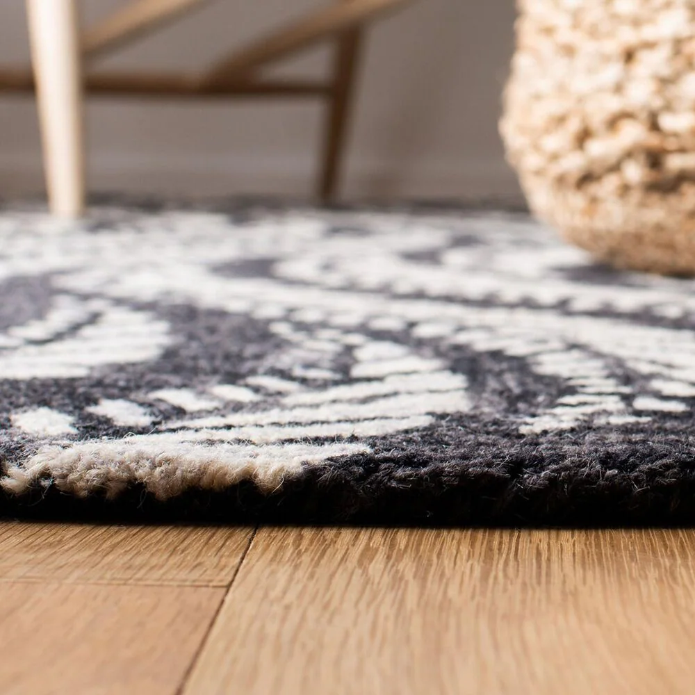 150273-safavieh-micro-loop-mlp170h-5-x-8-charcoal-and-ivory-area-rug-1.jpg