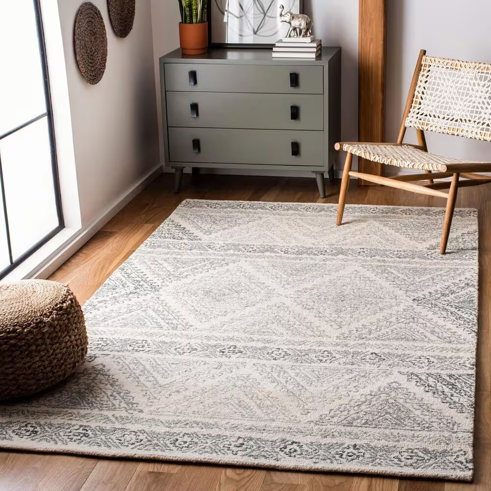 150423-safavieh-micro-loop-3-x-5-ivory-and-grey-area-rug-1.jpg