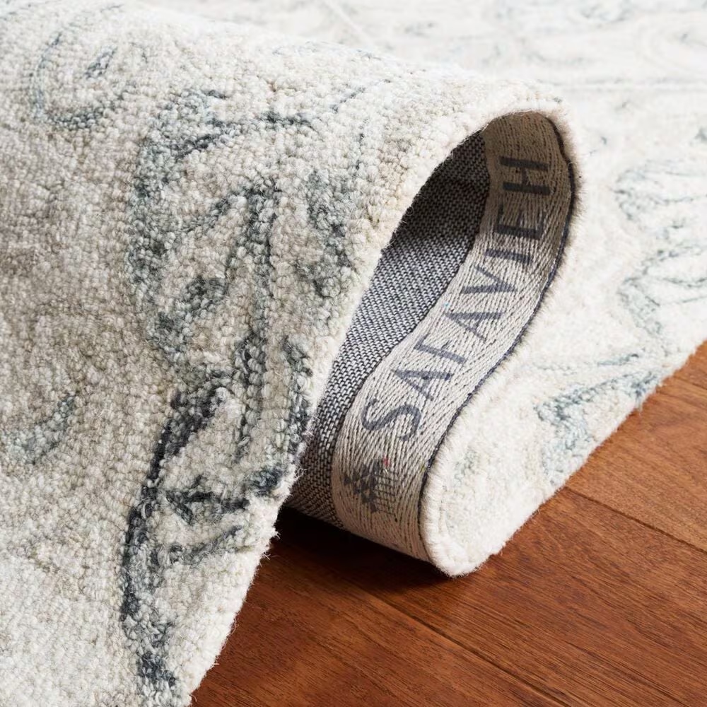 152098-safavieh-micro-loop-damask-5-square-ivory-and-grey-area-rug-1.jpg