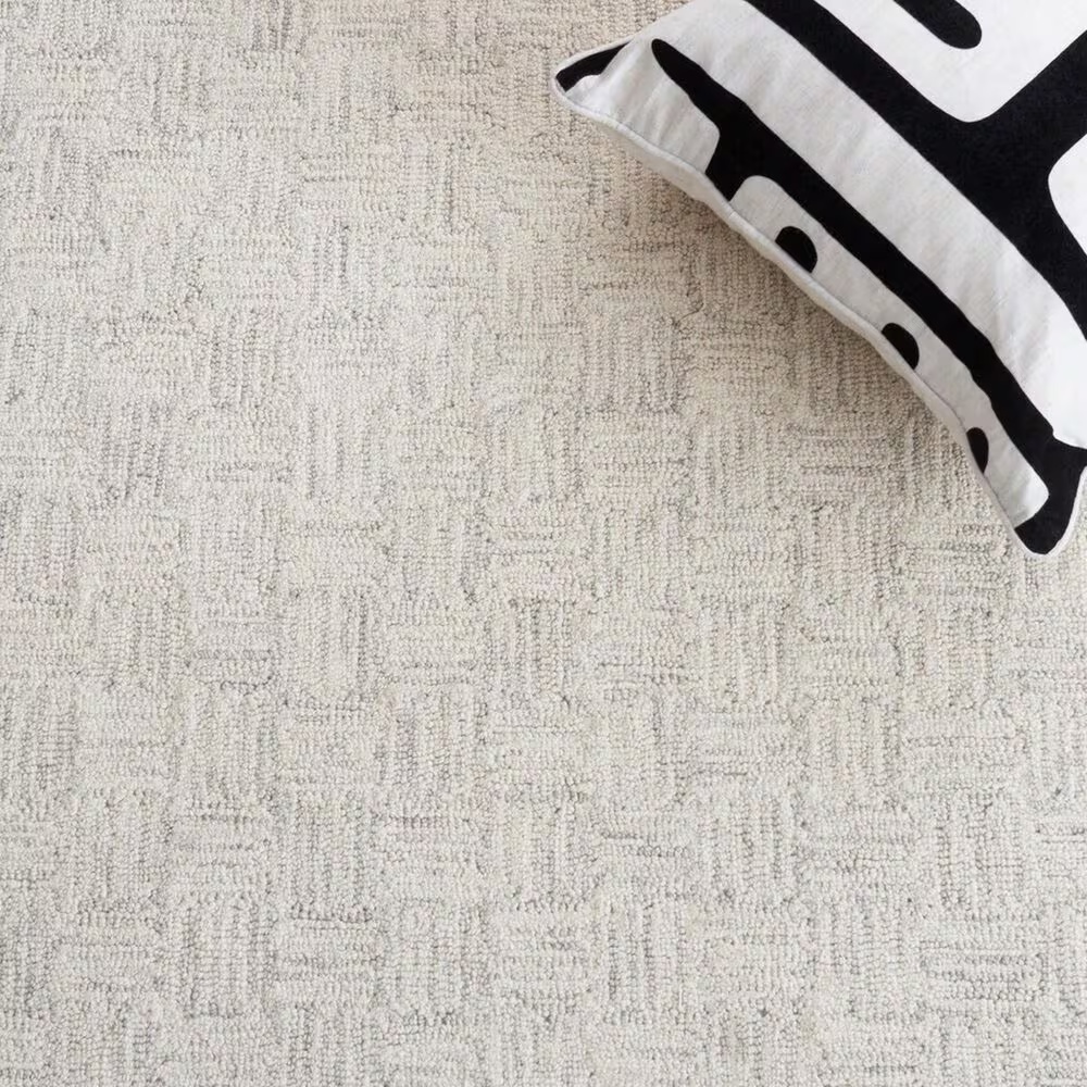152225-safavieh-micro-loop-4-x-6-light-grey-and-ivory-area-rug-1.jpg