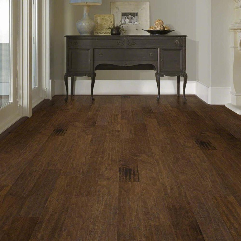 Shaw 3/8" (23.66/Ctn) 5" Hardwood in Pathway
