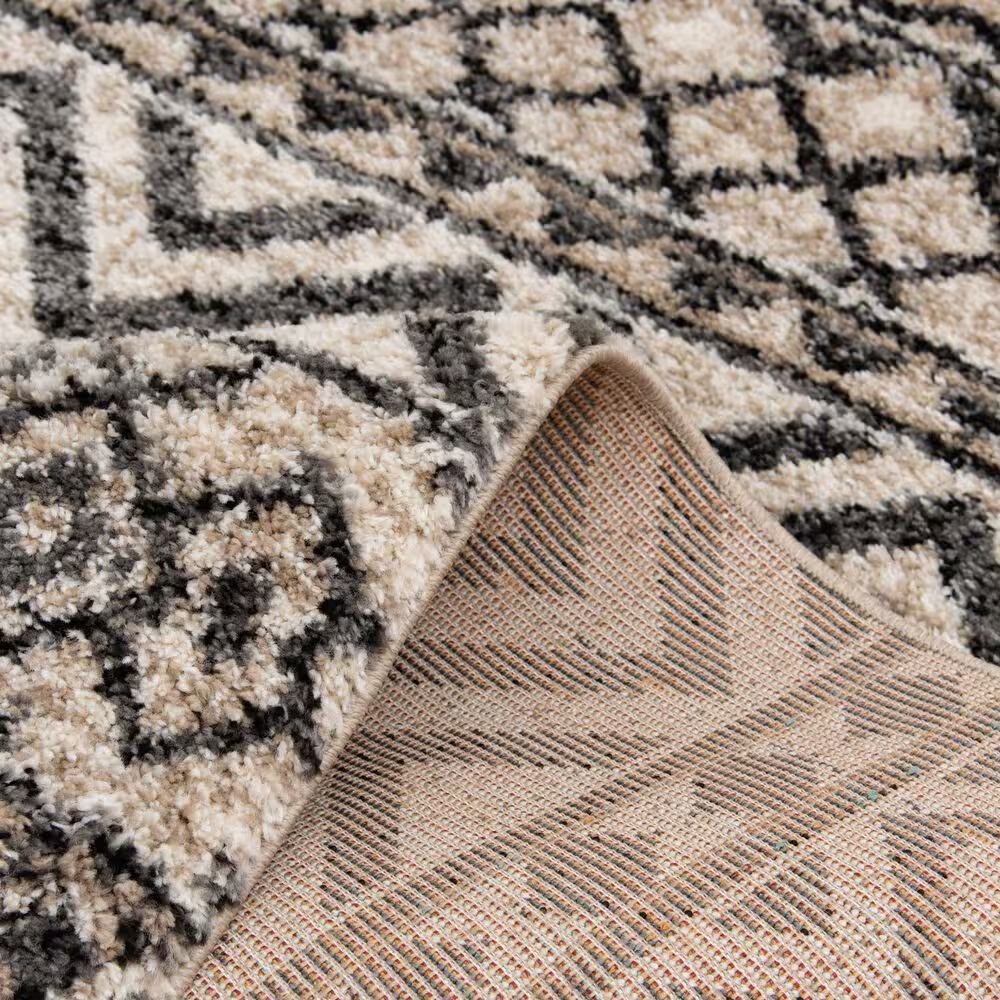 55417-central-oriental-tulsa-nicole-7-10-x-9-10-white-sand-and-armor-grey-area-rug-1.jpg
