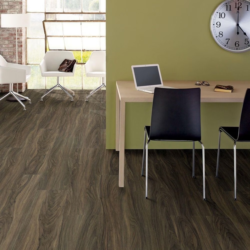 71055-shaw-paladin-plus-cinnamon-walnut-7-x-48-vinyl-plank-1.jpg