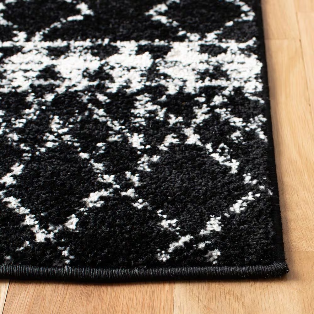 79123-safavieh-tulum-2-x-5-black-and-ivory-runner-1.jpg