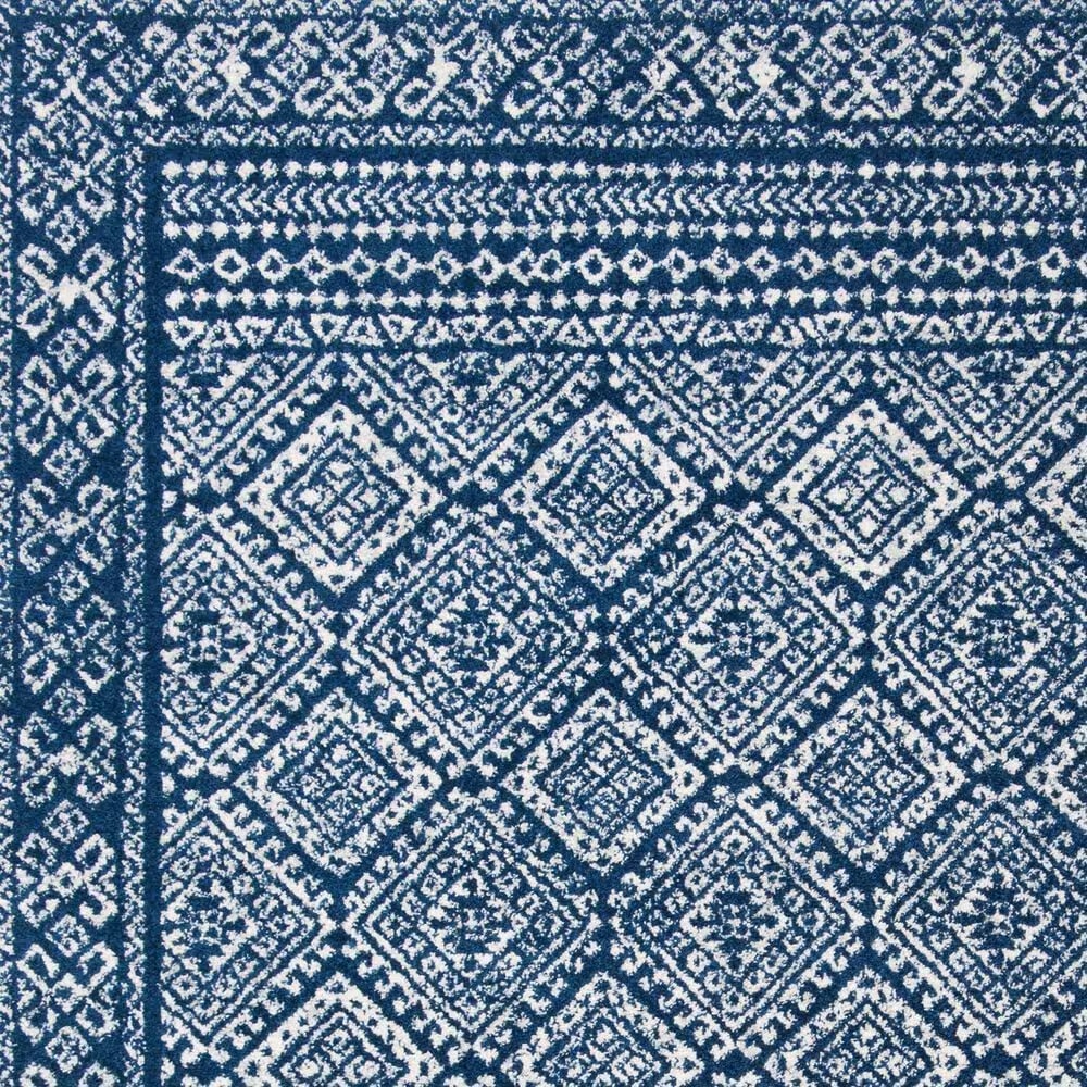 79398-safavieh-tulum2-x-8-ivory-and-navy-runner-1.jpg