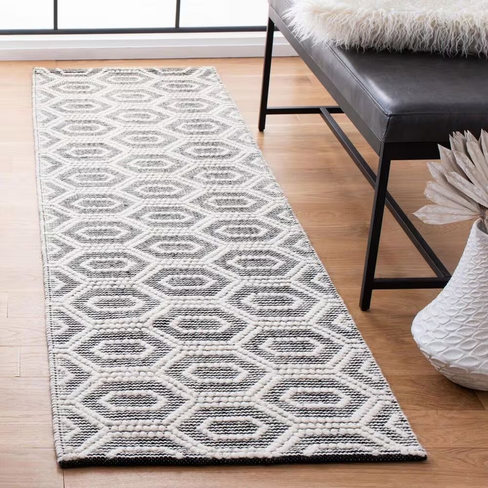 84791-safavieh-natura-nat476a-2-3-x-8-ivory-and-black-runner-1.jpg