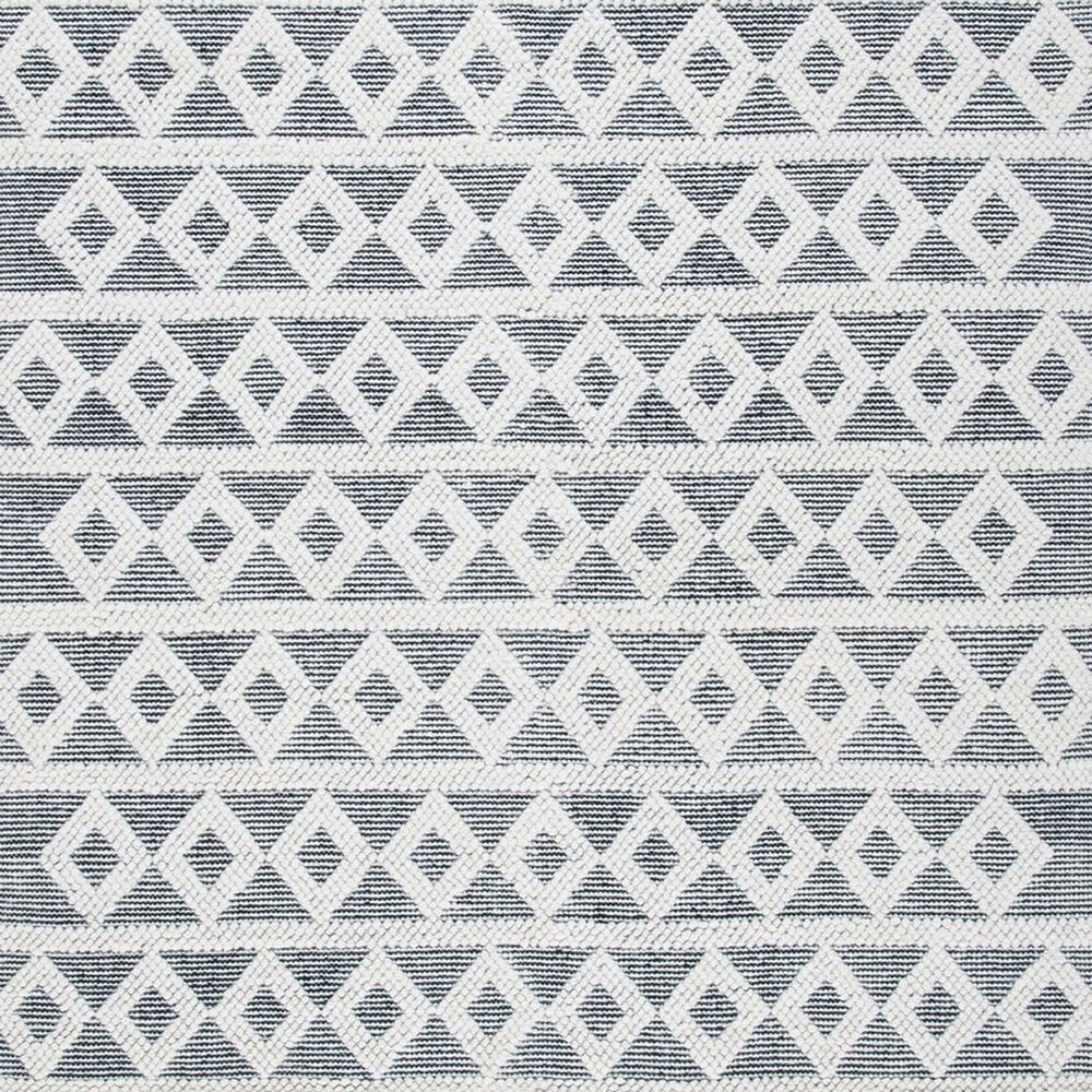 84815-safavieh-natura-nat479a-5-x-8-ivory-and-black-area-rug-1.jpg