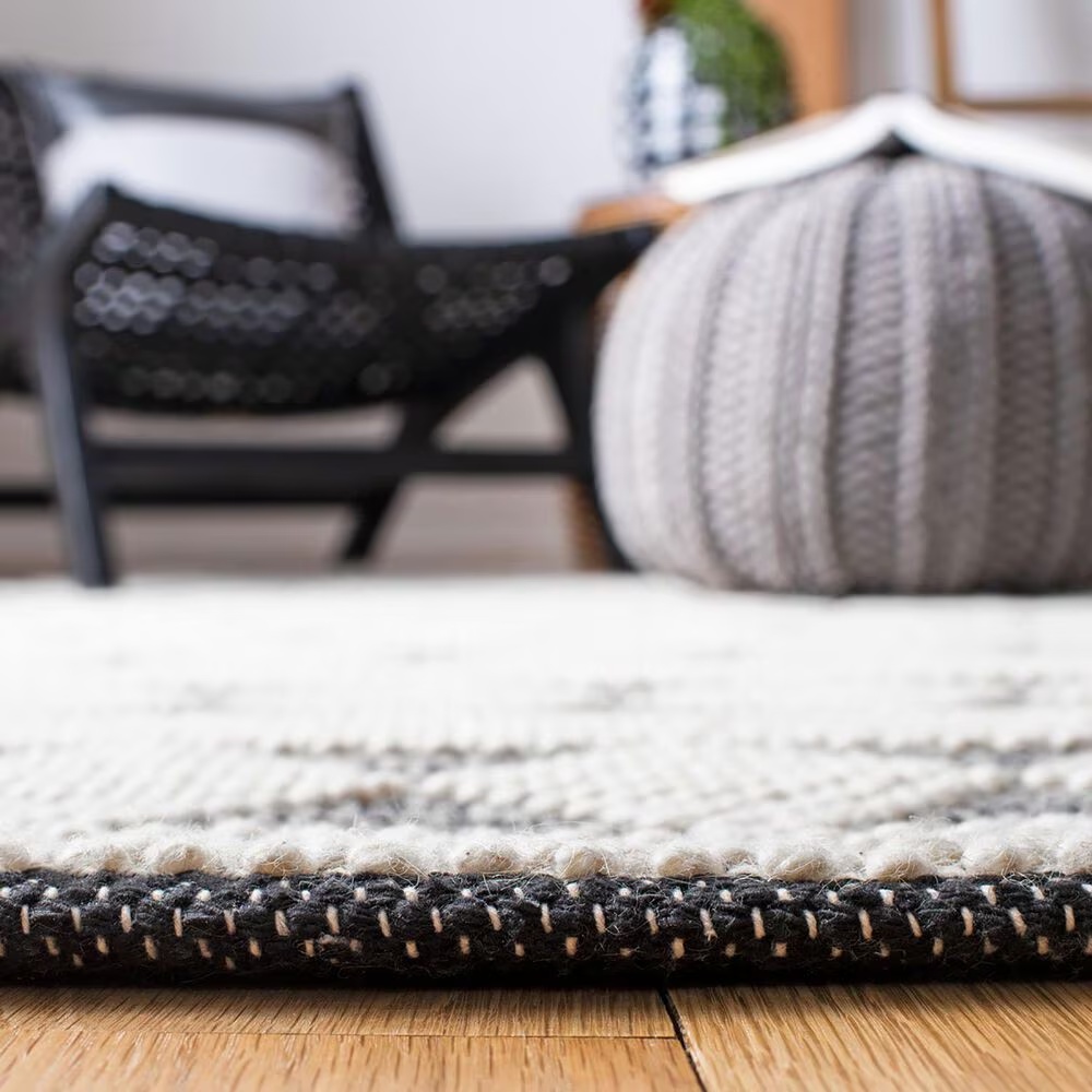 84825-safavieh-natura-nat481a-8-x-10-ivory-and-black-area-rug-1.jpg
