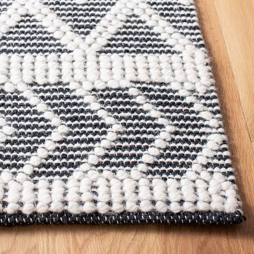 84828-safavieh-natura-nat482a-4-x-6-ivory-and-black-area-rug-1.jpg