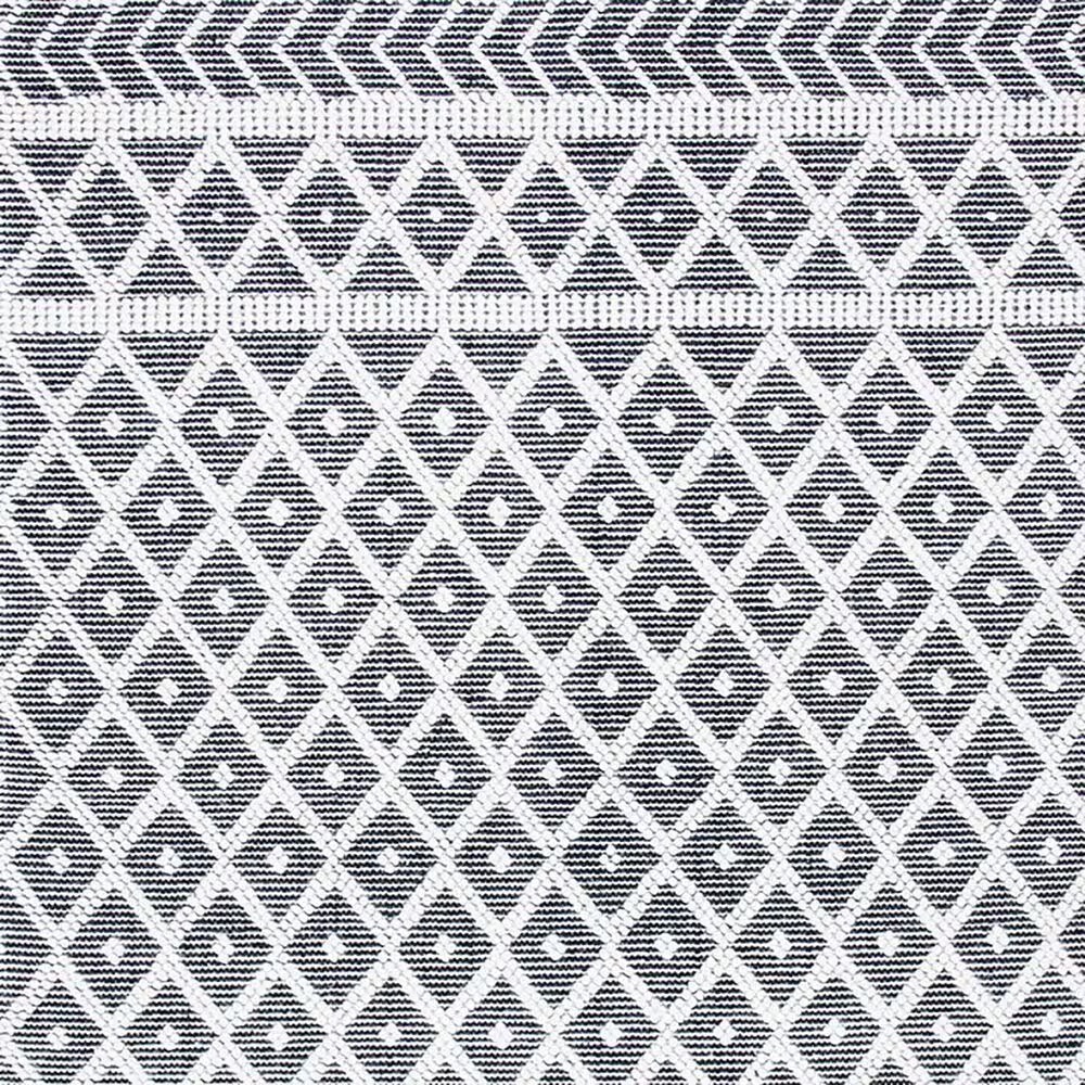 84831-safavieh-natura-nat482a-6-square-ivory-and-black-area-rug-1.jpg