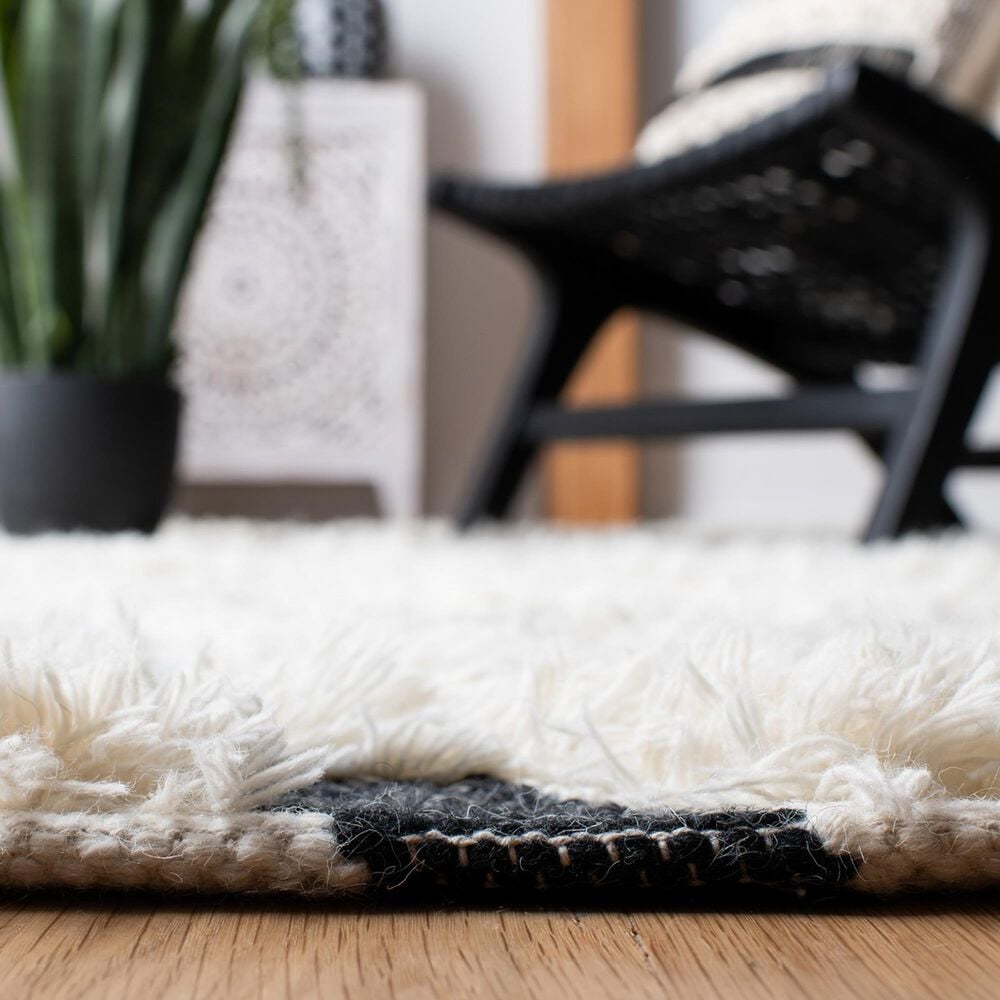 85632-safavieh-natura-nat685a-4-x-6-ivory-and-black-area-rug-1.jpg