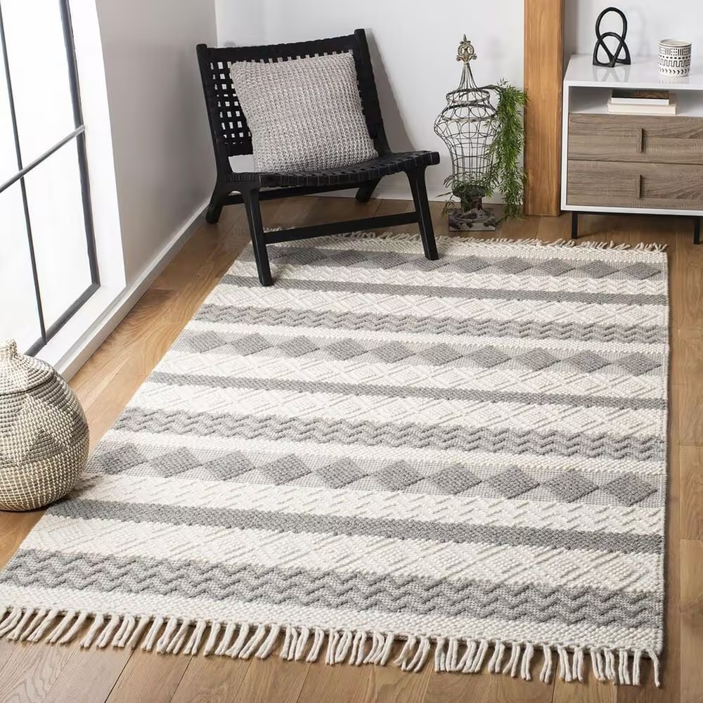86470-safavieh-natura-nat851a-6-x-9-ivory-and-grey-area-rug-1.jpg