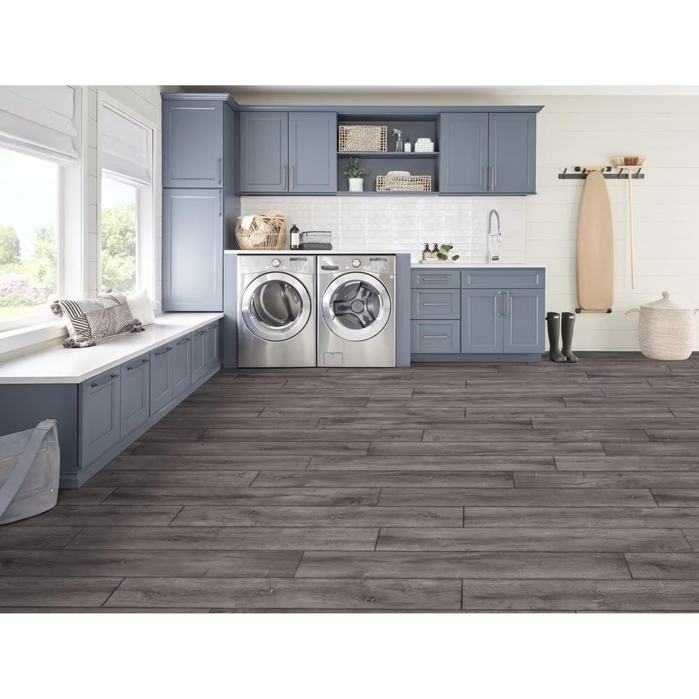 9469-mannington-restoration-blacksmith-oak-anvil-8-x-51-laminate-1.jpg